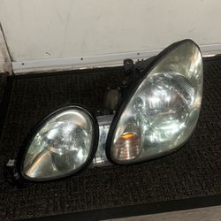 Driver side gs300 headlight