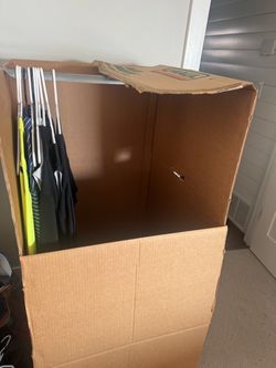 U-Haul hanging box