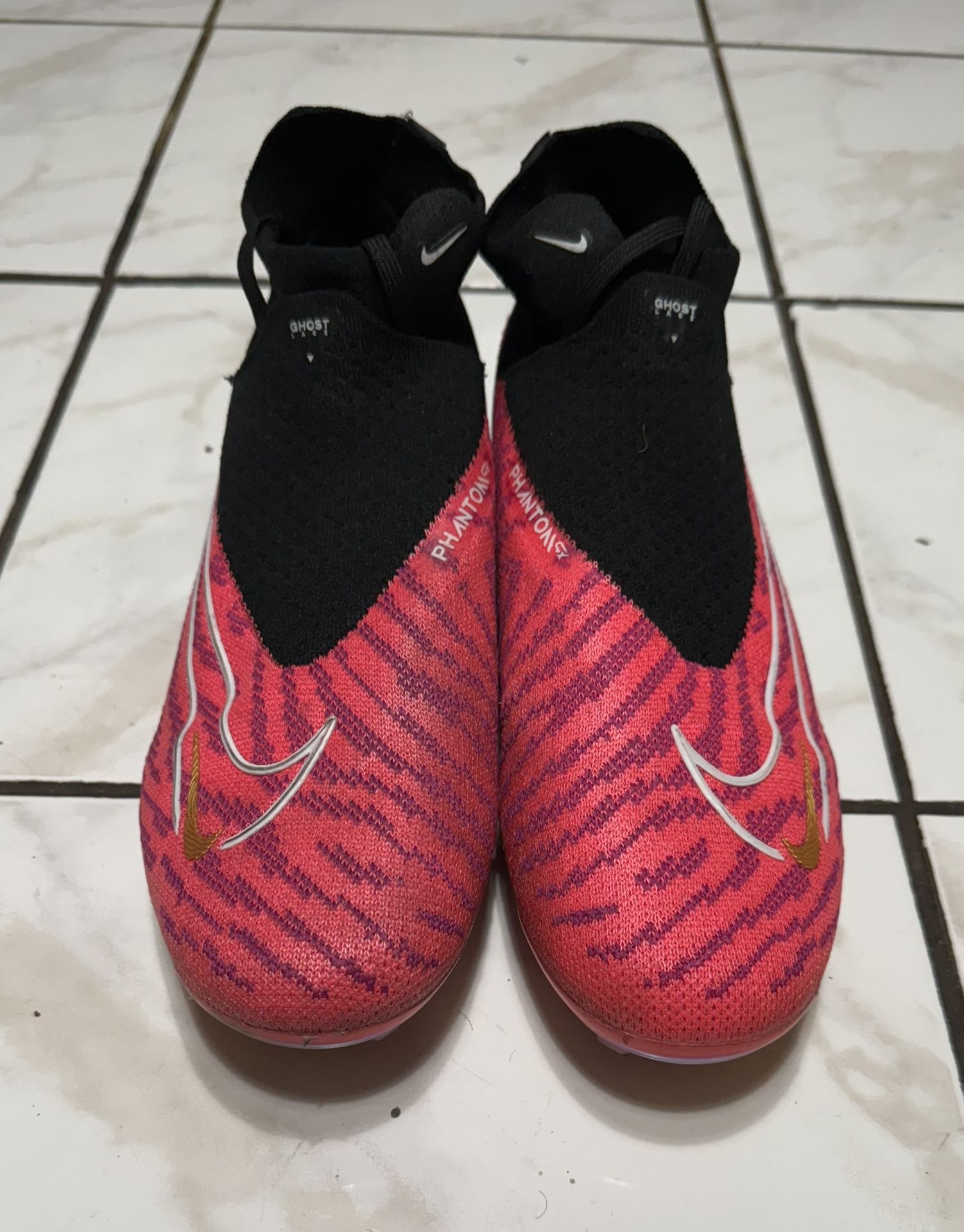 Nike Color Punch And Gold Men’s Soccer Shoes