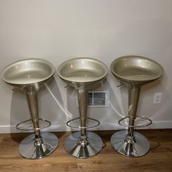 Set Of 3 Swivel Adjustable Bar Stools