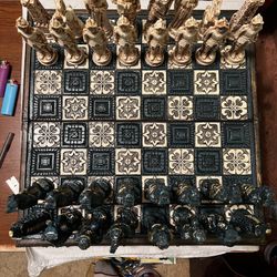 Chess Set Aztec Vs Conquistadors OBO