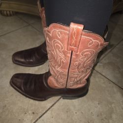 Women's Ariat boots size 8.5