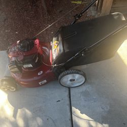  Yard Machines Push Lawn mower 