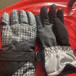 Cold Weather Gloves Brand New Small Size