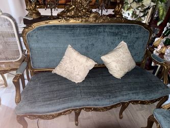 Louis XV style giltwood canapé