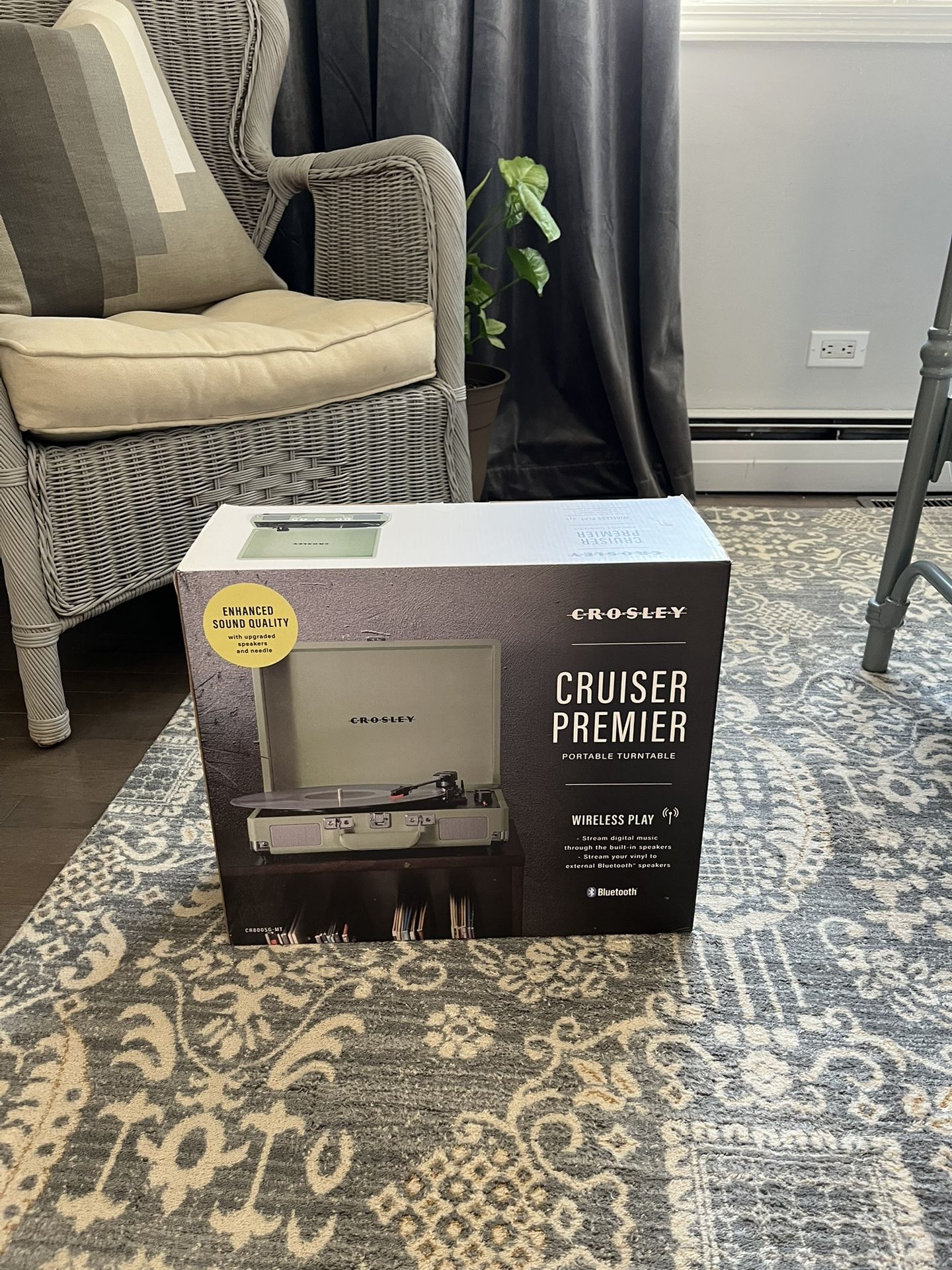 NEW Crosley Cruiser Premier Turntable Record Player Portable