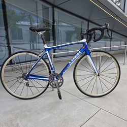 19.5 lb. All-Carbon Trek Madone 4.5 Racing Bike