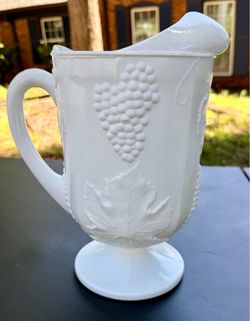 Beautiful Matching Pitcher & Platter