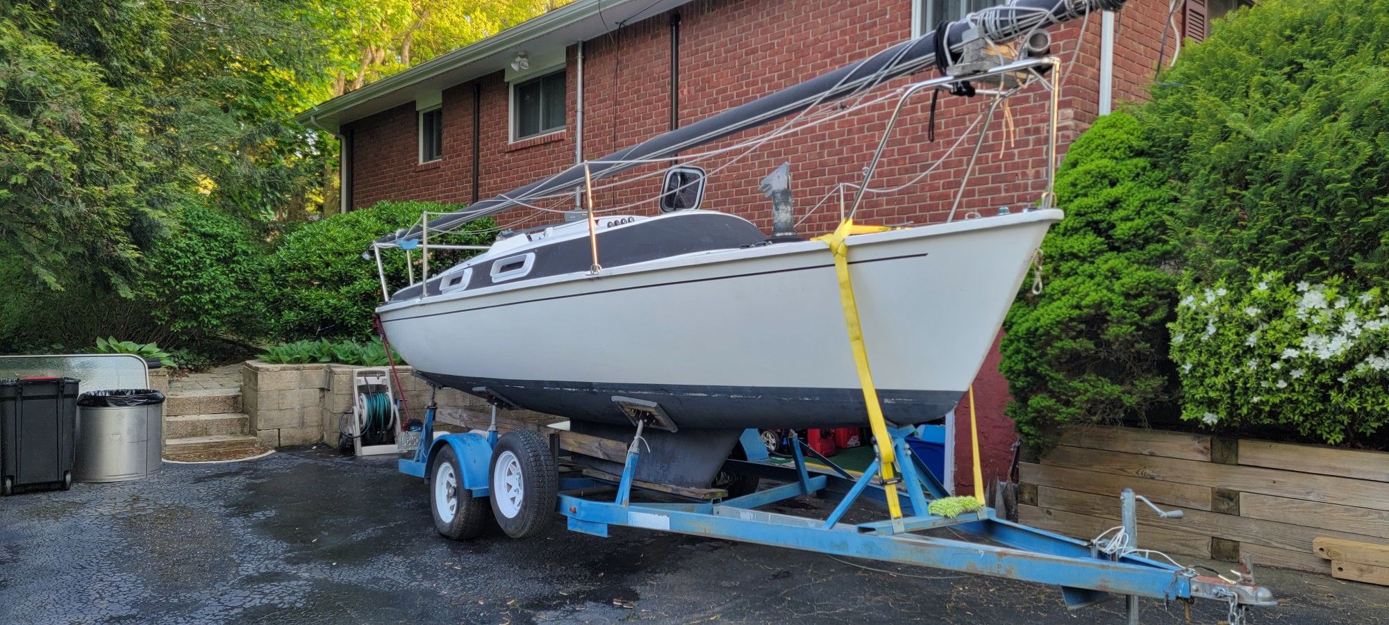 Sailboat - 1985 Freedom 21.