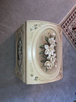 Storage box