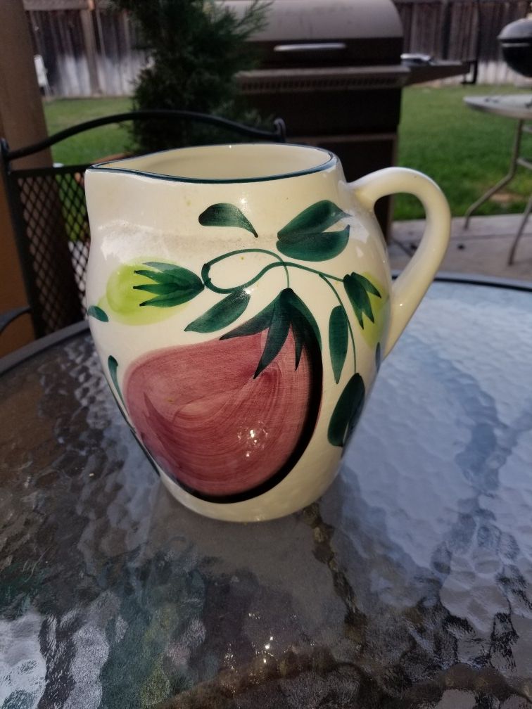 Water pitcher