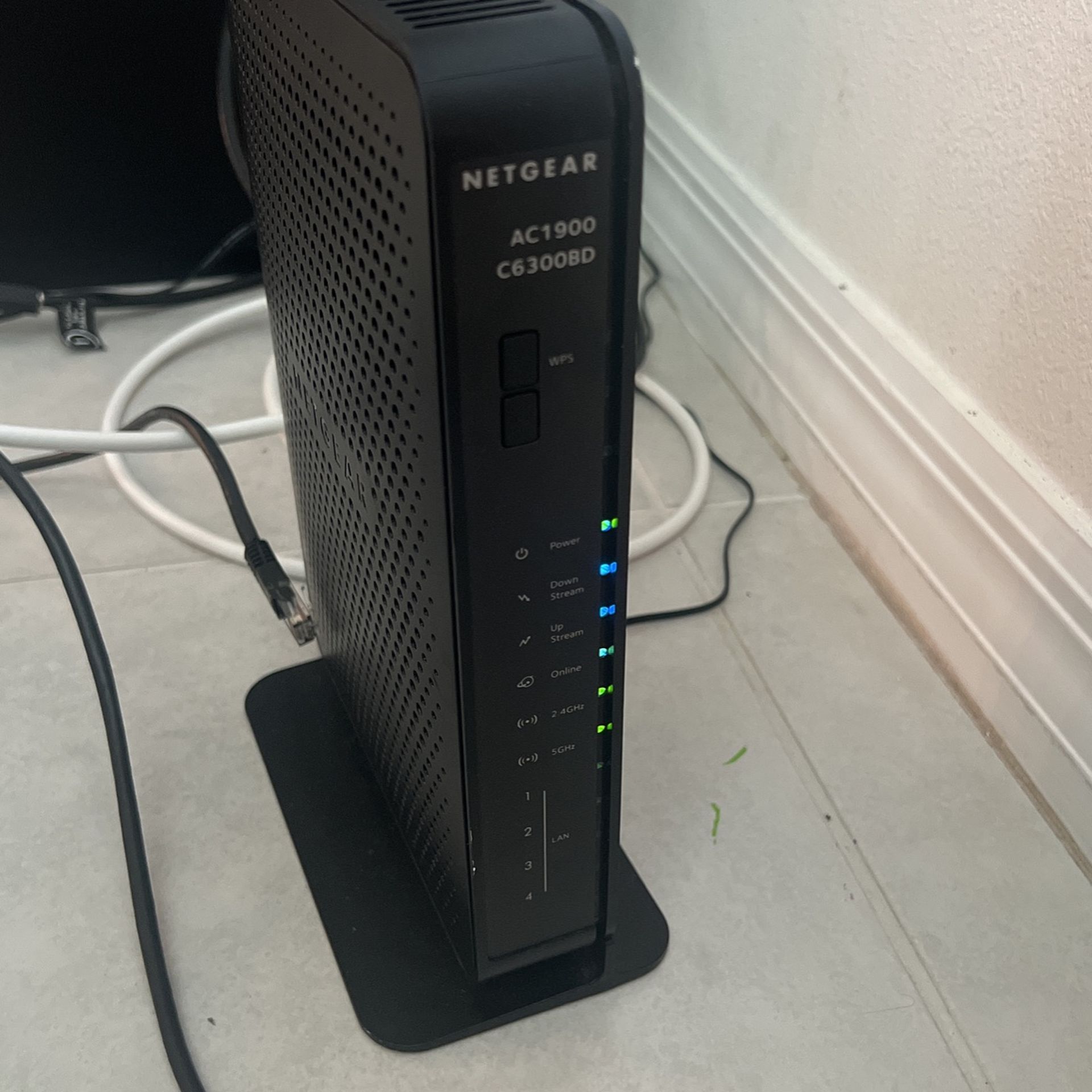 NETGEAR MODEM/ROUTER Combo