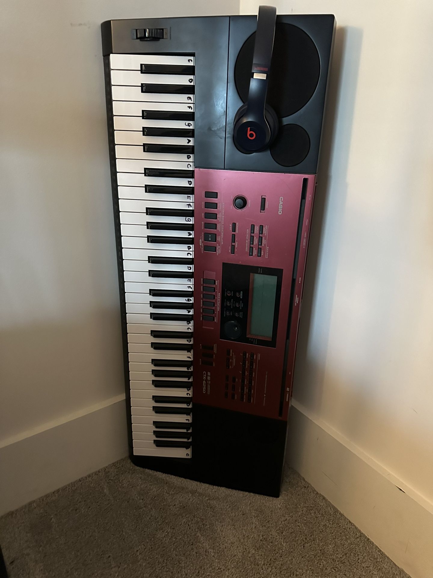 Casio Keyboard & Beats Headphones