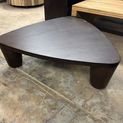 Nesting coffee table