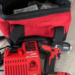 Milwaukee M18 Drill Set