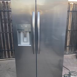 FRIGIDAIRE Side By Side year 2025