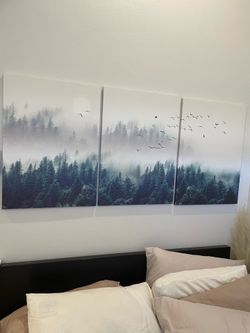 Interior Decor (Chess Pieces, Three Piece Artwork, Beer Sign)