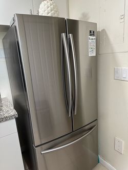 Samsung stainless steel appliances  appliances: refrigerator, stove, microwave and dishwasher