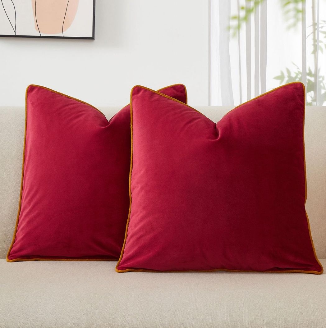 24x24 Inch 2 Pillow Covers Christmas Holidays. 2 fundas de almohada de 24x24 pulgadas navideños.