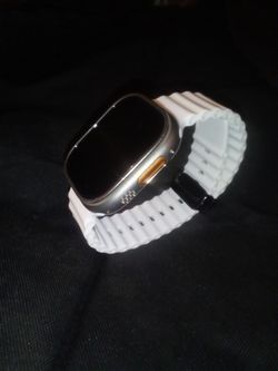 Apple watch Ultra 2 49mm white band