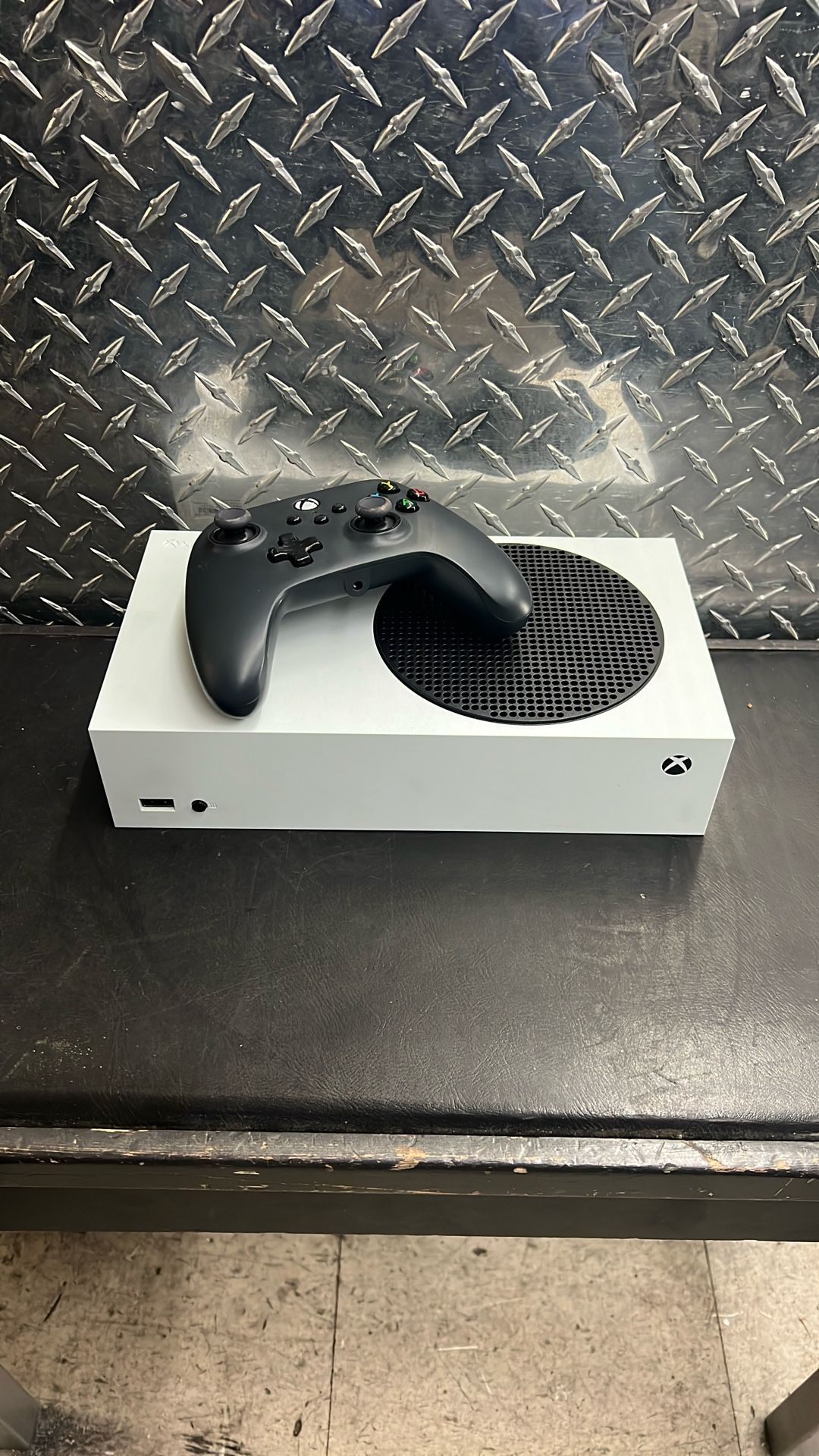 Microsoft XBOX Series S 1TB Digital Video Game Console 1883