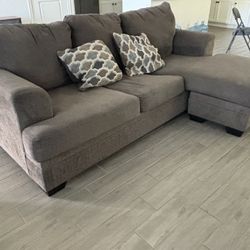 Must Go - 3-Seat Sofa with Chaise