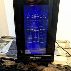 WINE ENTHUSIAST 8-BOTTLE WINE COOLER