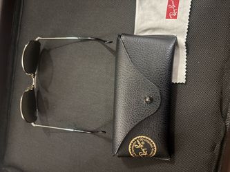 Ray.Ban glass.