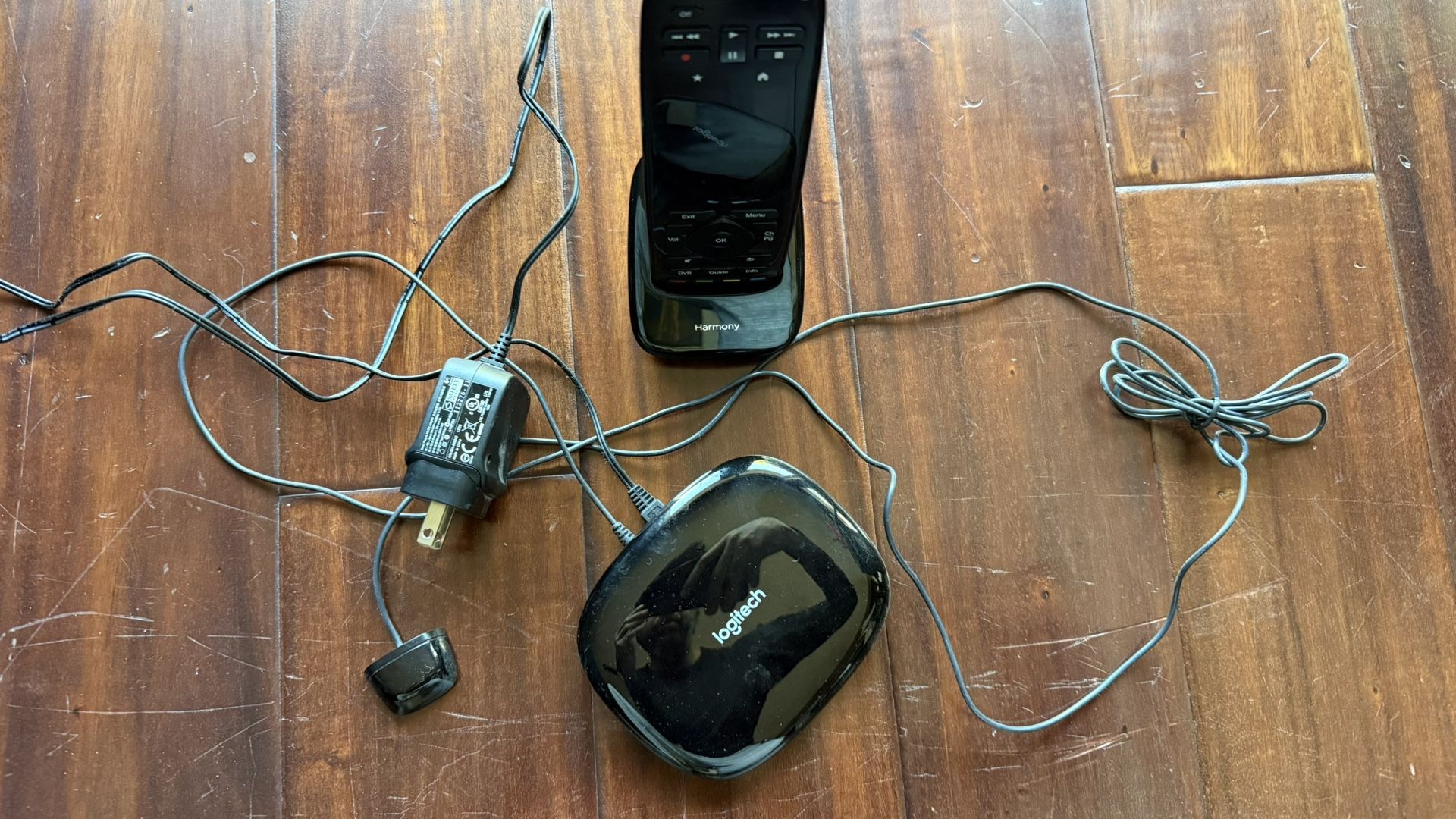 Logitech Harmony Ultimate One Remote w/ Dock Hub & IR Emitter