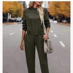 Track Suit. Jogger Set Medium