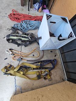 tree-climbing gear for pruning trees