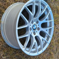 BMW M3 Competition wheels Style 359 OEM . Front Wheels Only