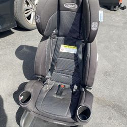 Graco adjustable Car Seat For Children Infant To 5 Or Six 