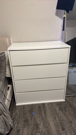 Dresser 4 drawer white