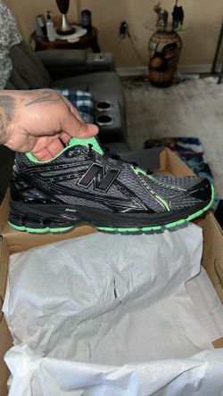 New Balance Sneakers 