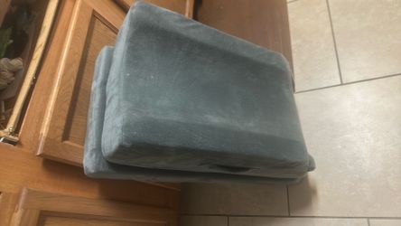 Leg elevation pillow