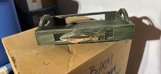 Fish container (mail)
