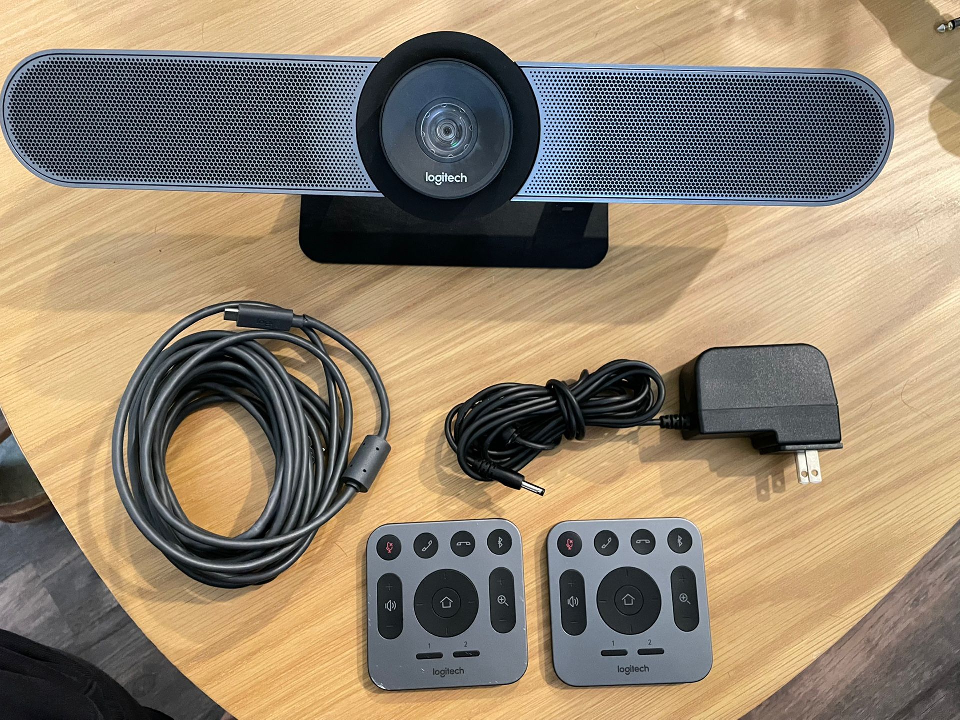 Logitech Meetup 3840x2160