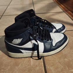 Jordan 1 Mid "Armory Navy"