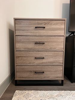 4 drawer faux wood dresser
