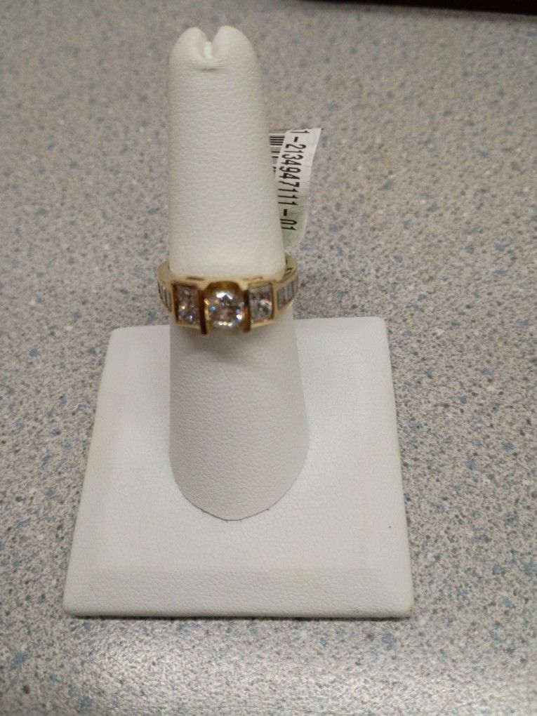 4.6 Grams Of 14 K Gold Diamond Engagement Ring