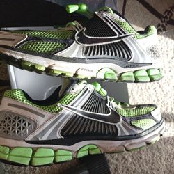 Nine Vomero 5 Electric Green