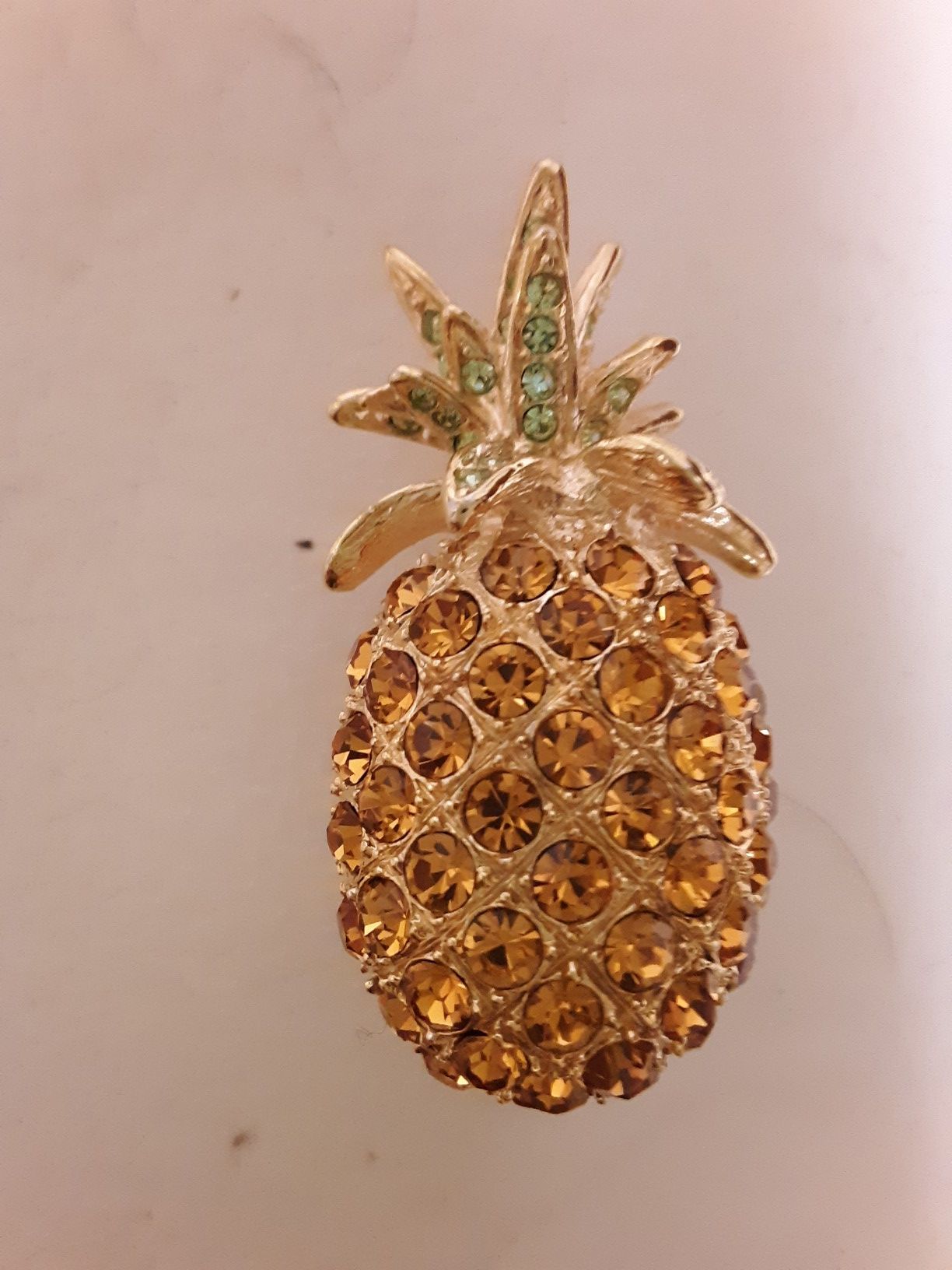 Pinapple brooch