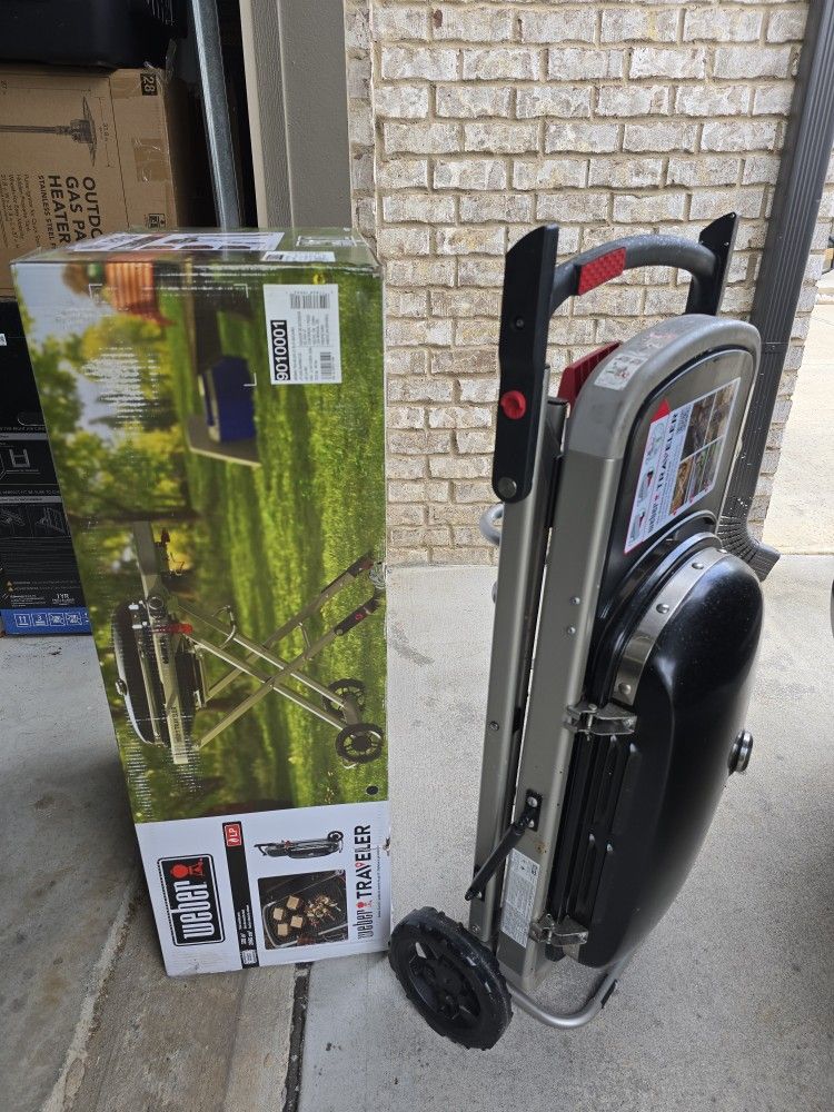 Brand New The Weber Traveler Propane Grill