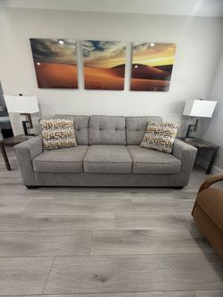 🛋️ Gray 3-Seater Sofa – Like New Condition!