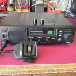 Realistic TRC492 40 Channel CB Base With Echo/Reverb 
