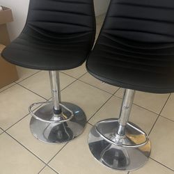 Coffee Table And Counter Chair 