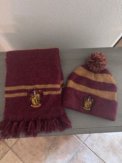 Harry Potter Gryffindor Scarf and Beanie Set