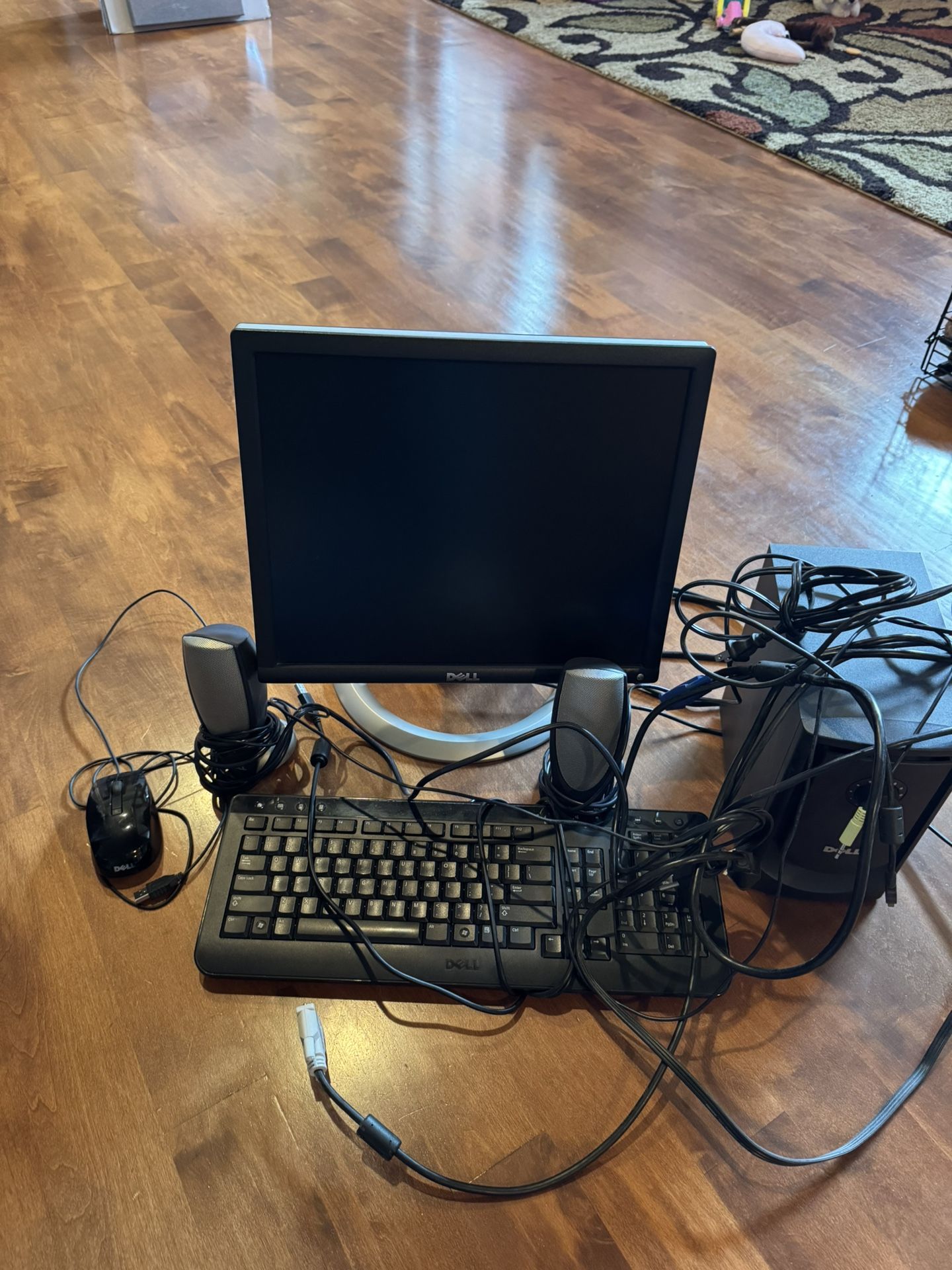 Dell Computer Stuff, Mouse, Keyboard,speakers, Monitor