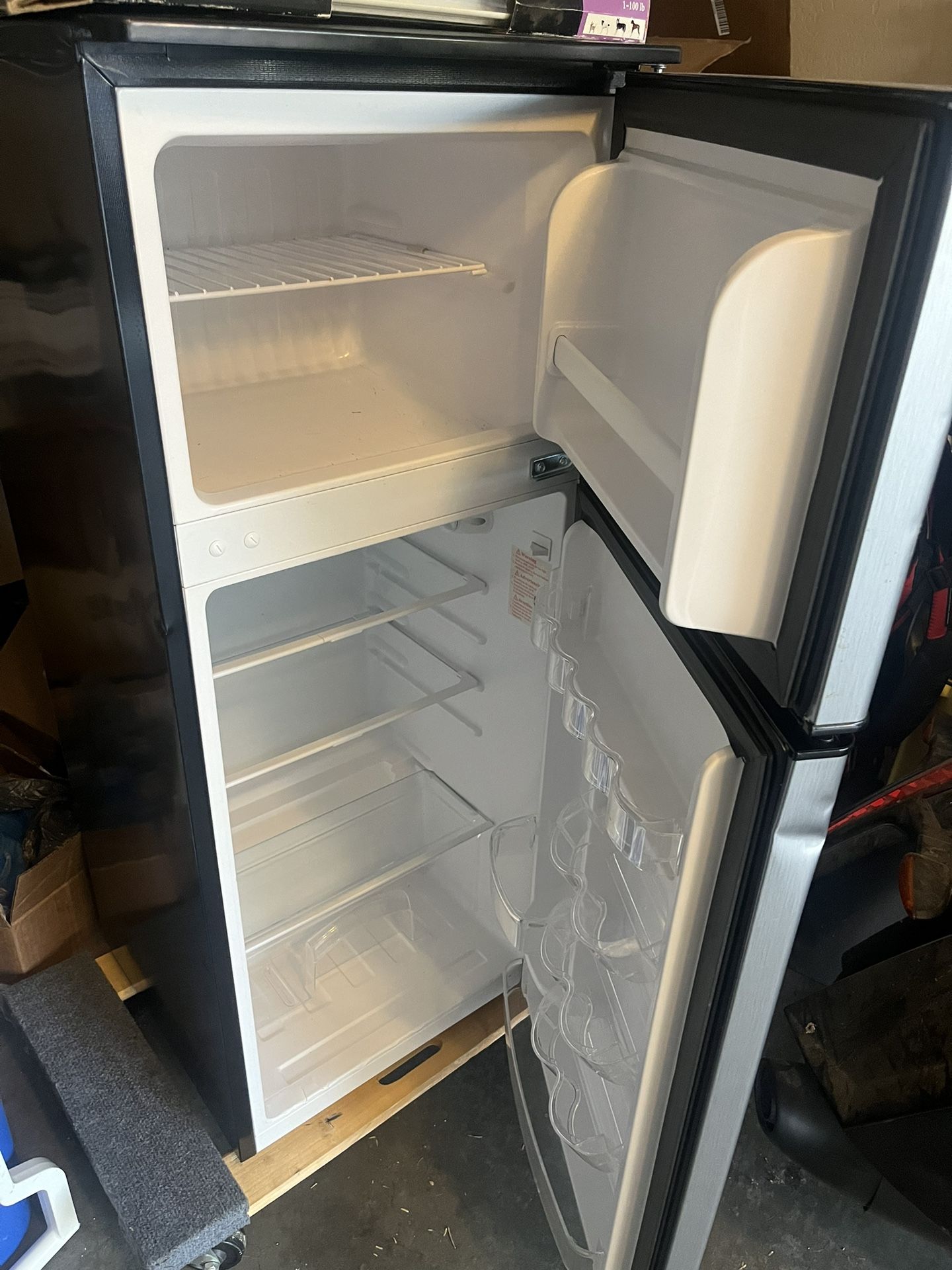 Magic Chef 2 Door Refrigerator